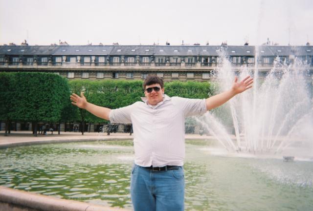 Tommy and Fountain at Le Louvre